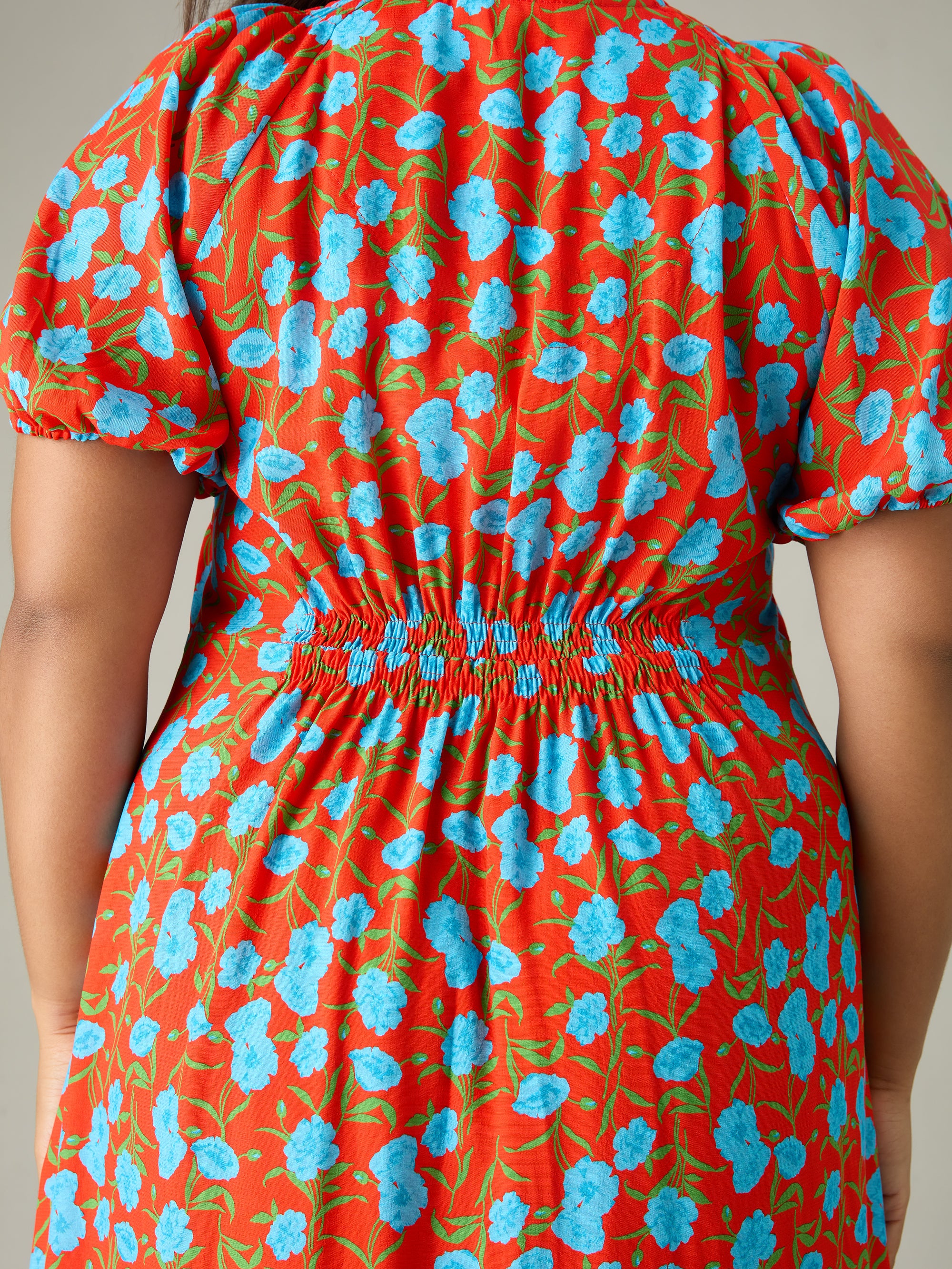 Red Floral Shirred Shoulder Midi Dress - Image 4