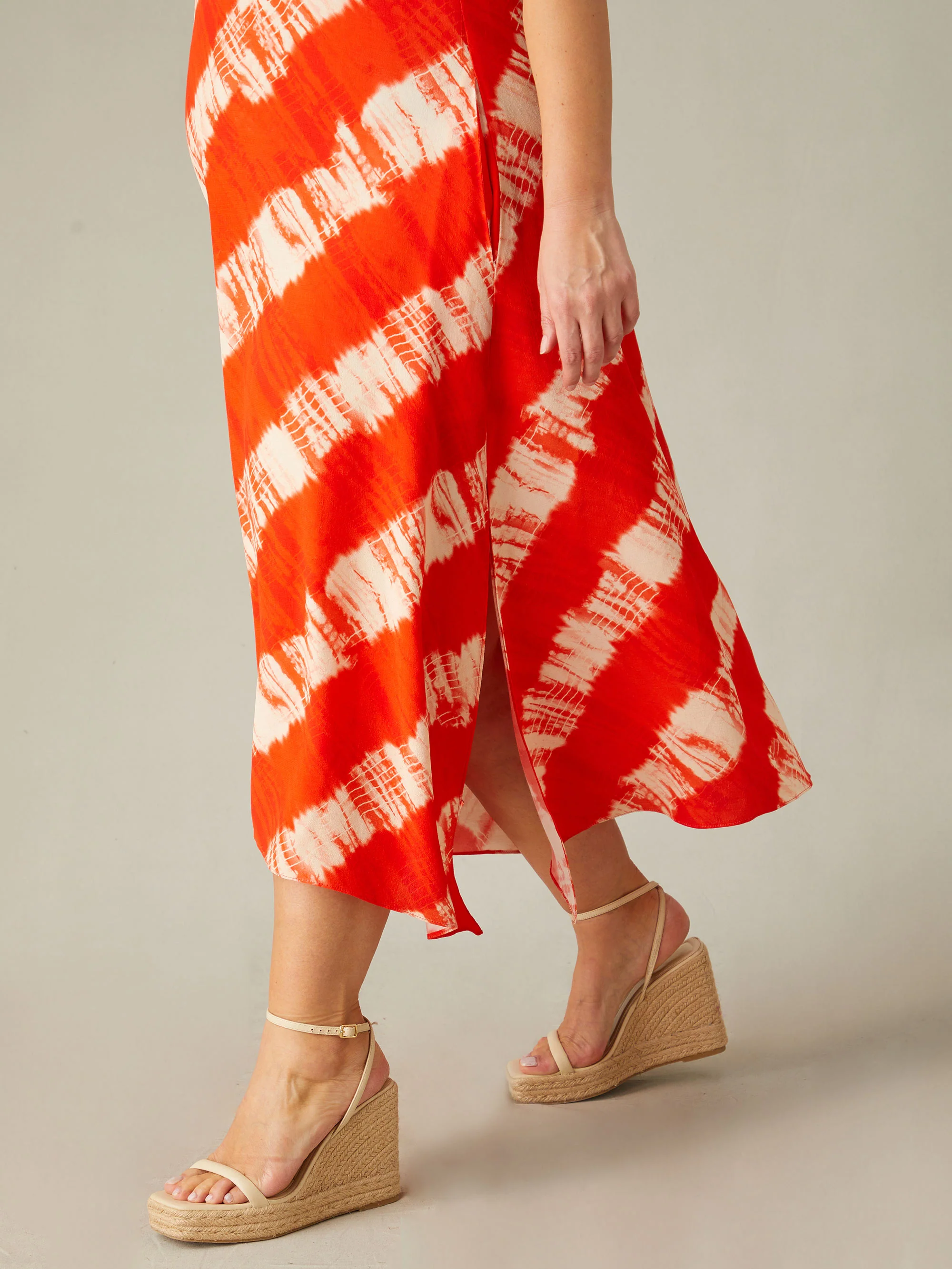 Red Tie Dye Hanky Hem Midi T-Shirt Dress - Image 6