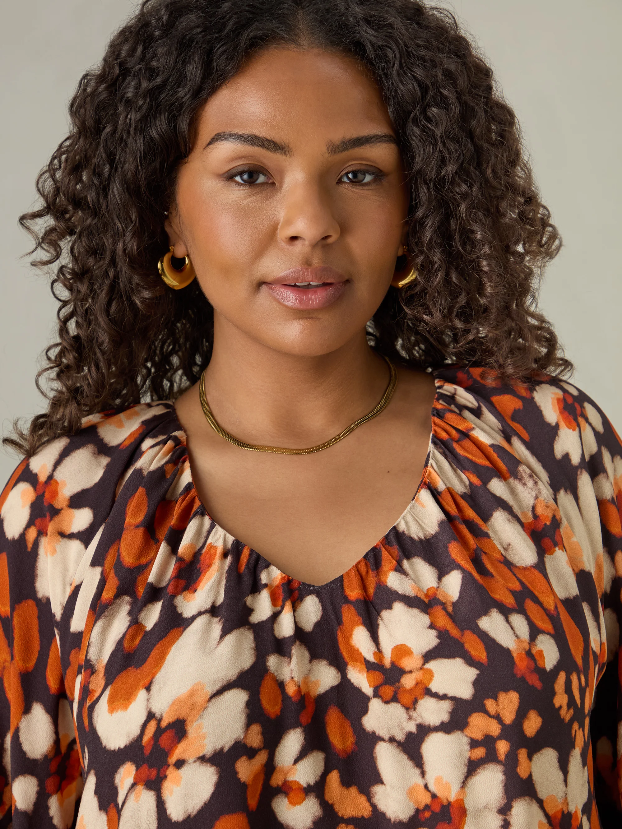 Rust Floral Print V-Neck Blouse - Image 4