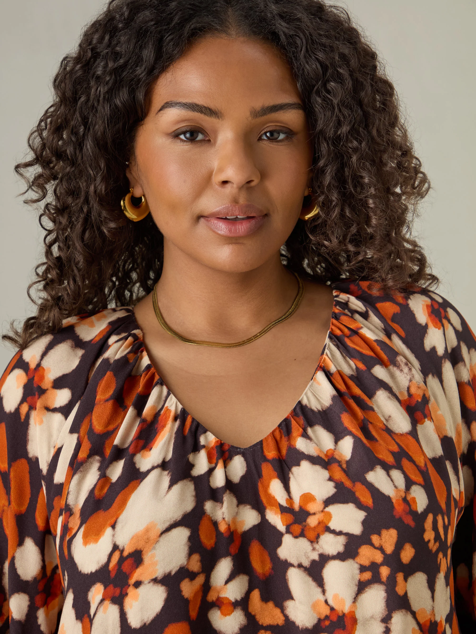 Rust Floral Print V-Neck Blouse - Image 6
