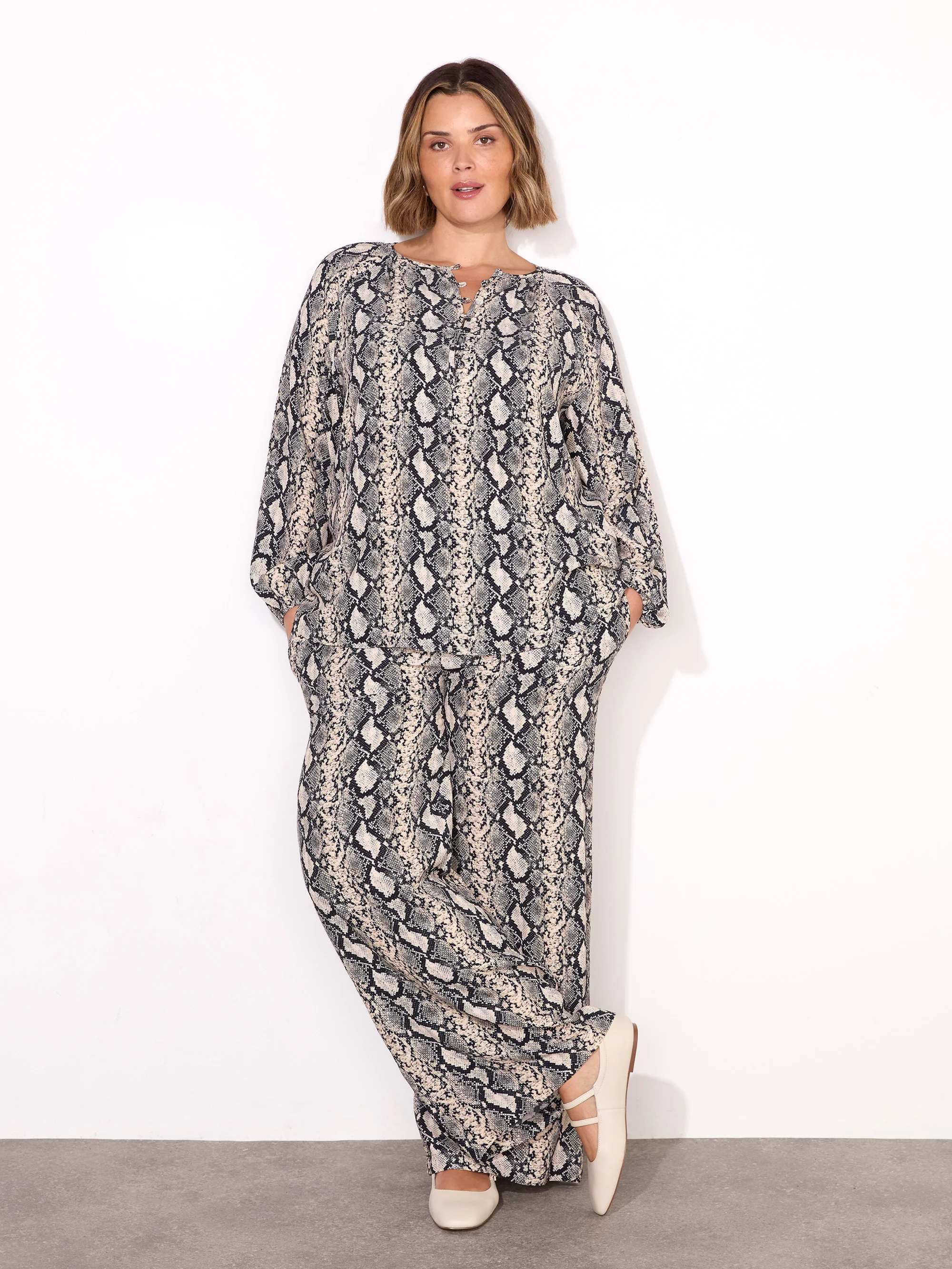 Snake Print Drawstring Wide Leg Trouser - Image 2