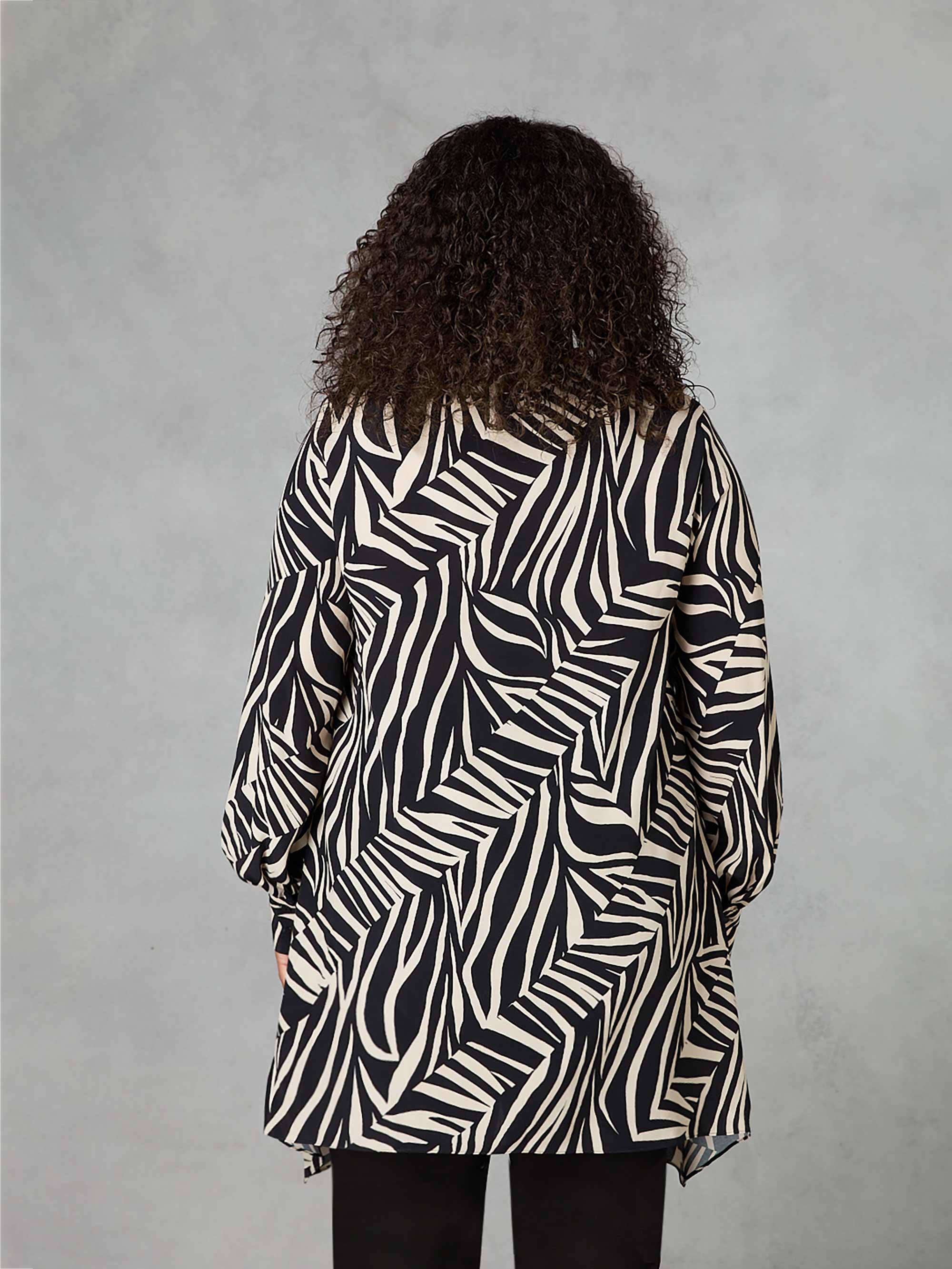 Stone Linear Print Hanky Hem Shirt - Image 4
