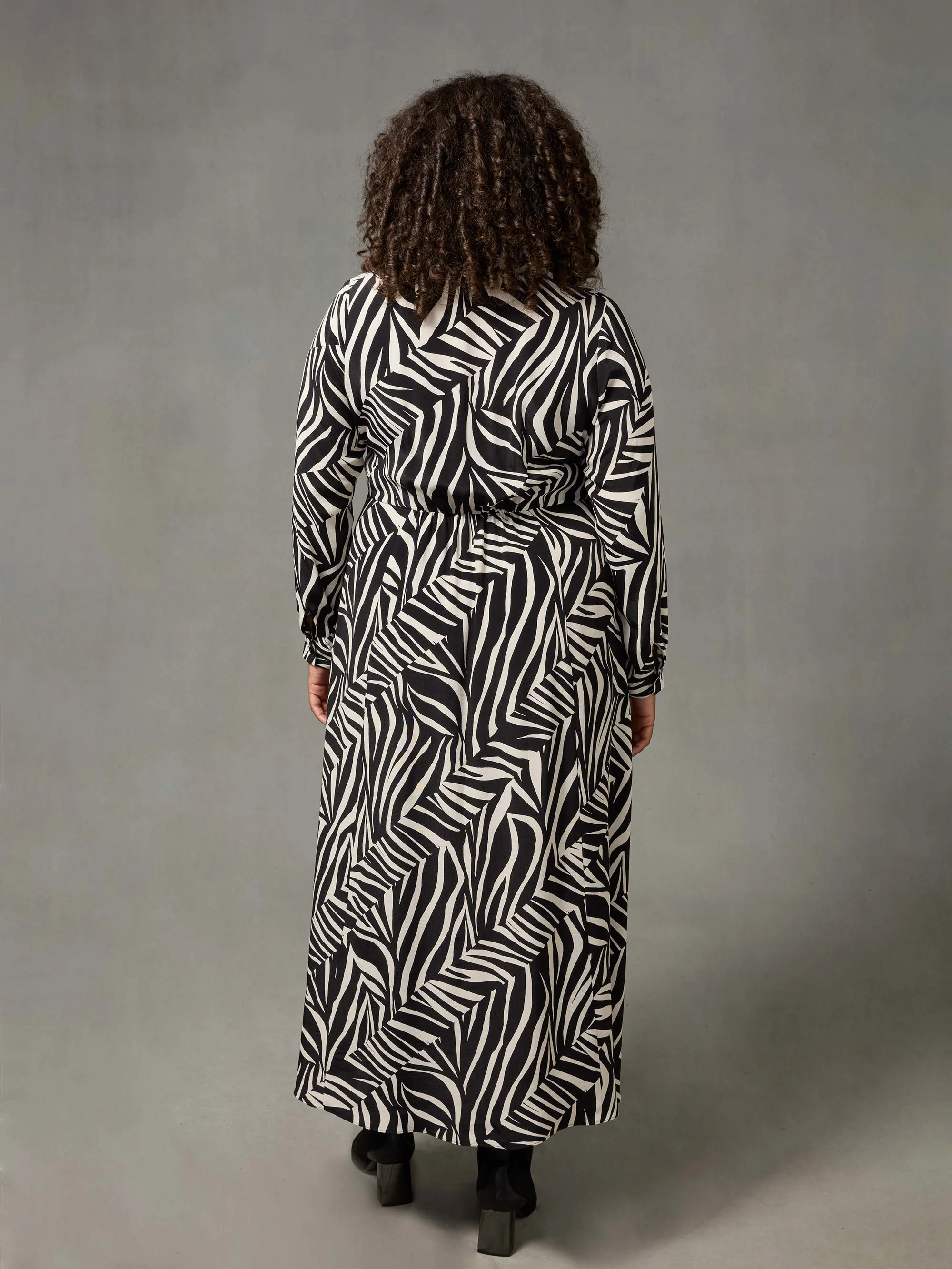 Stone Linear Print Shirt Dress - Image 4