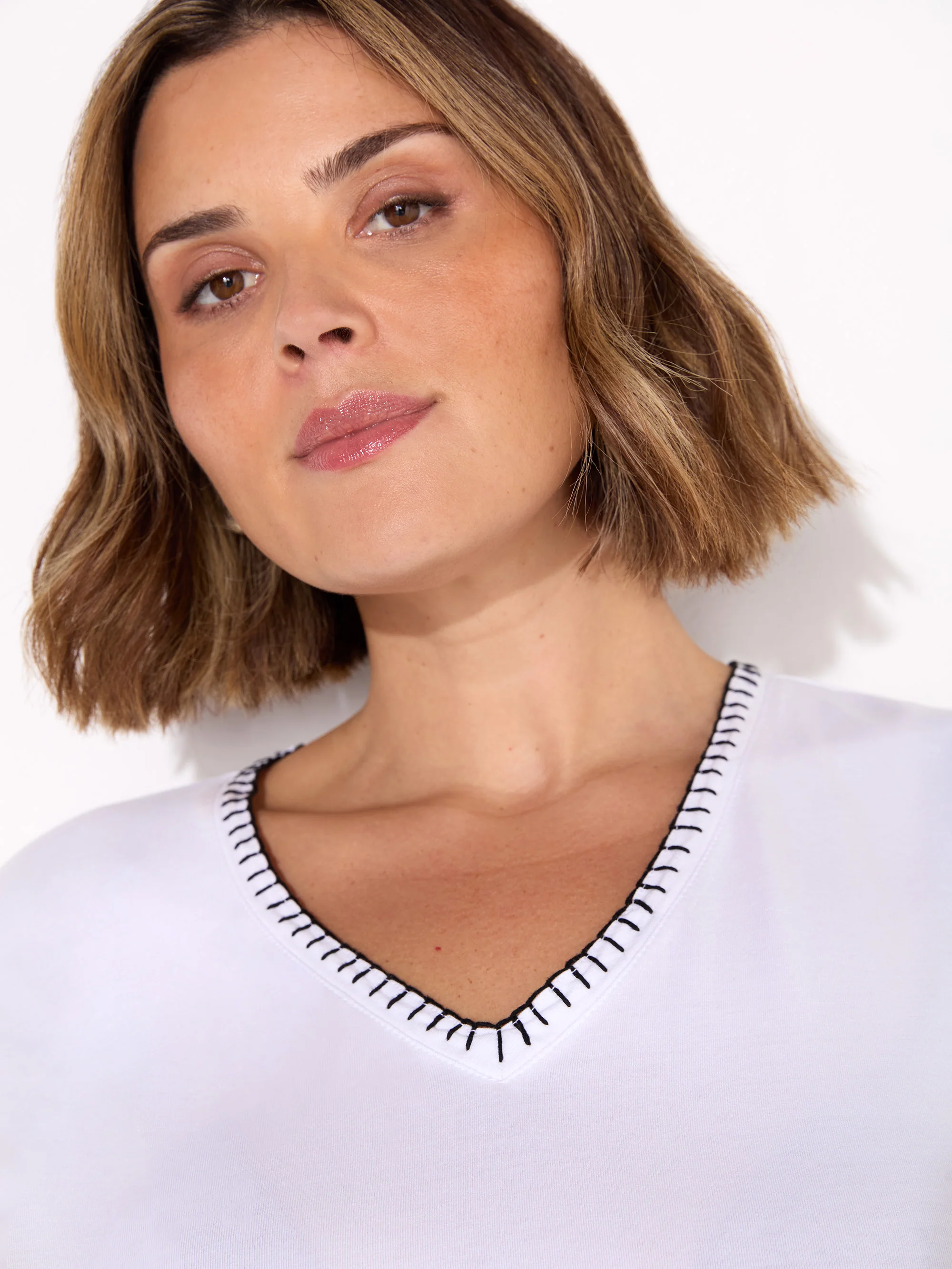 White Blanket Stitch Cotton V-Neck T-Shirt - Image 4