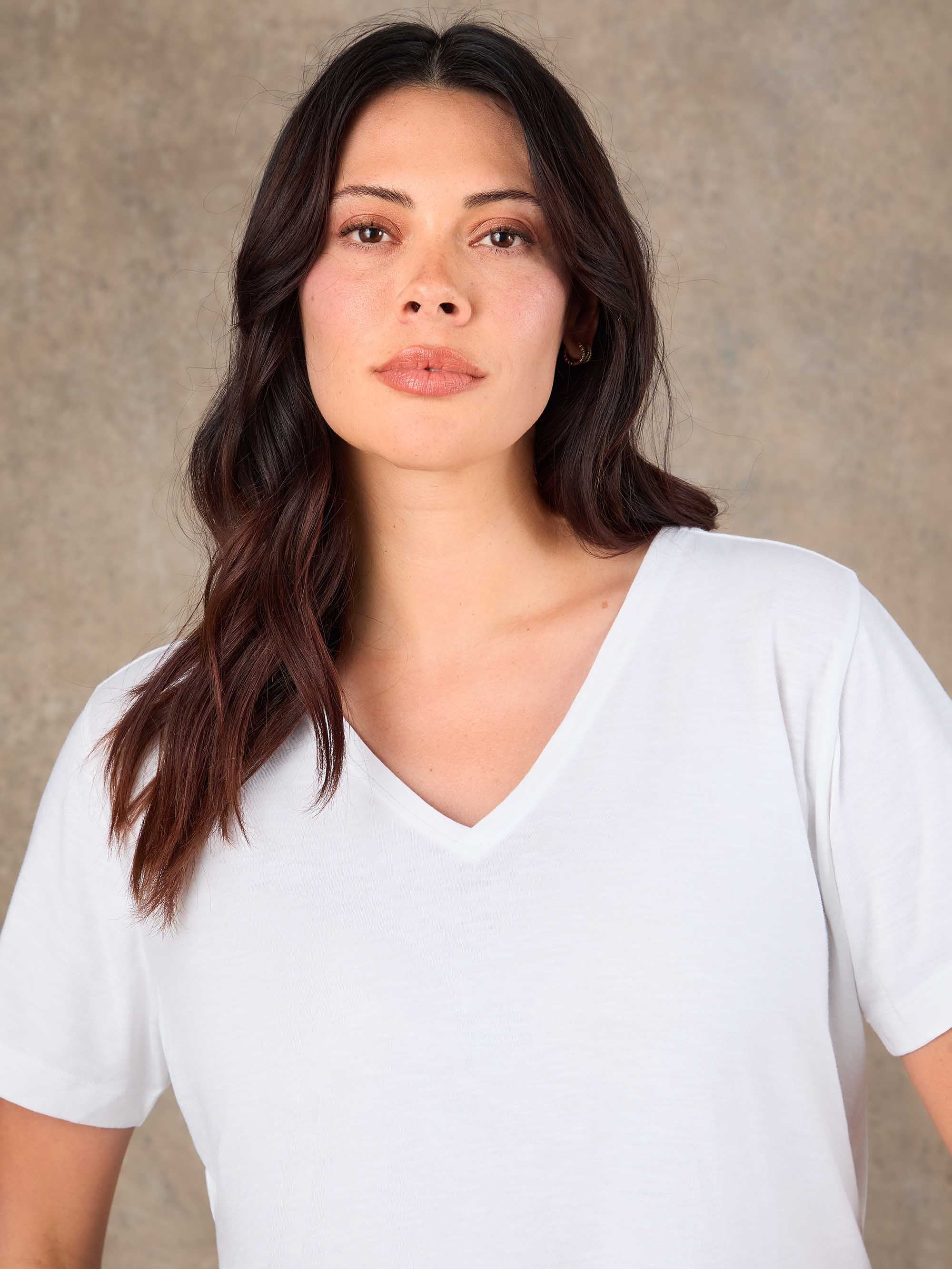 White Cotton Slub Longline V Neck T-Shirt - Image 3